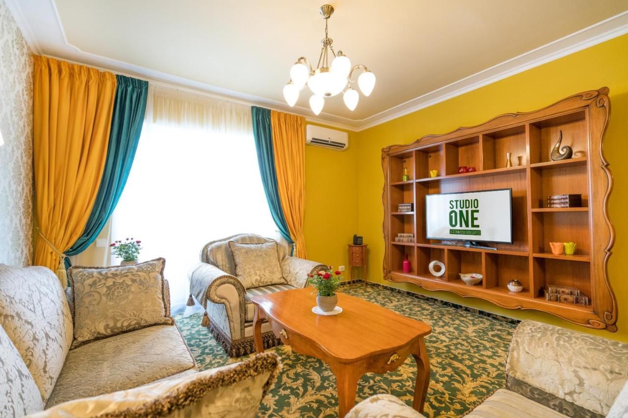 Отель Studio One Accommodation Suites Бухарест